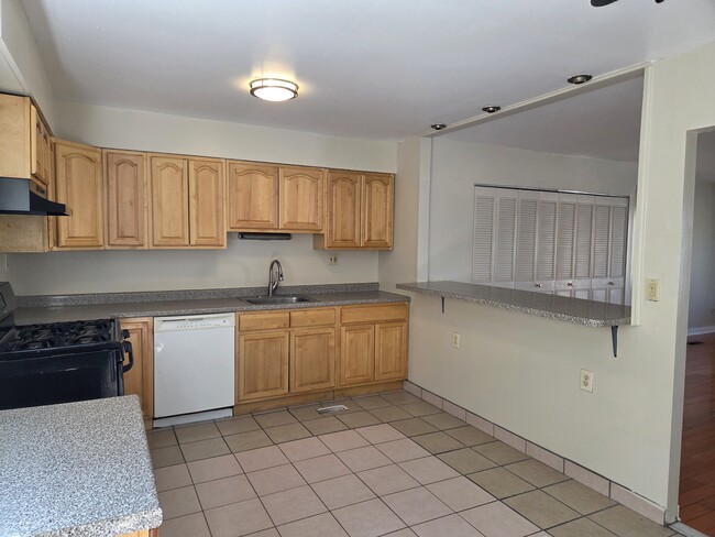 Building Photo - 8044 Mars Pl