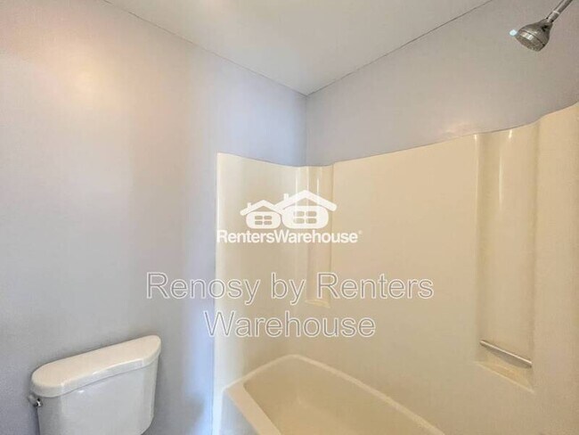 Building Photo - 651 Ridge Cir