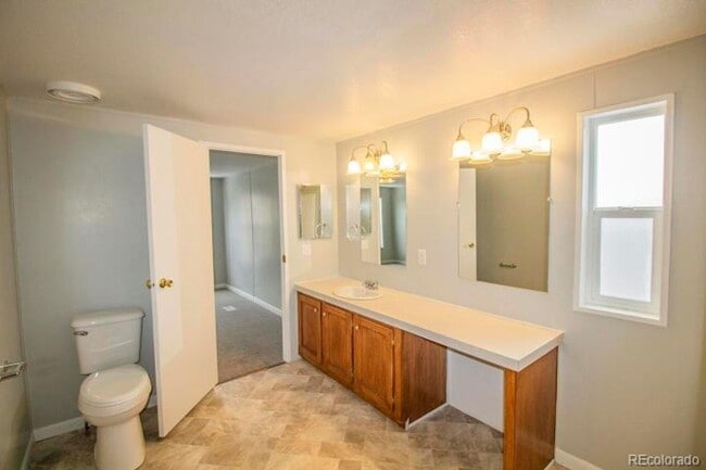 Building Photo - 3 bedroom 2 bath home with 1539 square feet!
