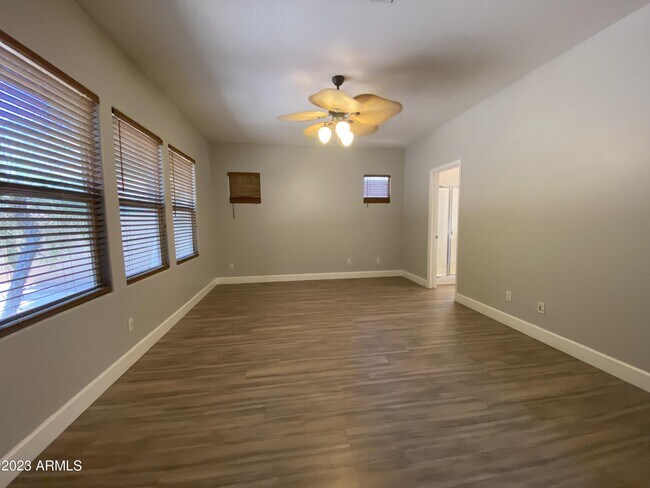 Building Photo - 20959 W Edith Way