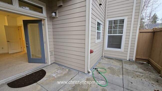 Building Photo - 4315 Issaquah-Pine Lake Rd SE