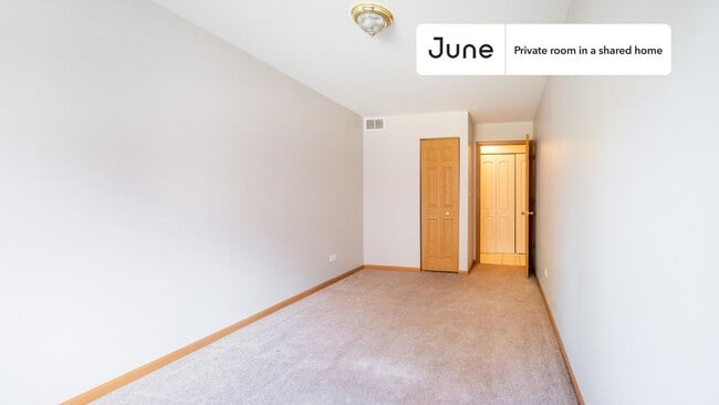 Building Photo - Room in Shared 4 bed/2.5 bath home