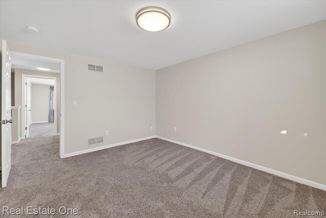 Building Photo - 874 N Main St