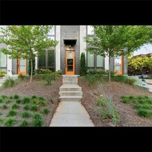 Building Photo - 439 Parkway Dr NE