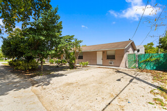 Building Photo - 804 NW 2nd Ave