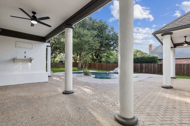 Building Photo - 7204 Pebble Hill Dr