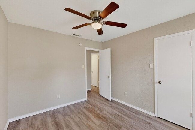 Building Photo - Cozy Living Near Rockwall Lake