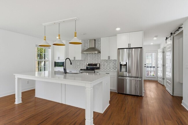 Building Photo - 203 Oceola Ave