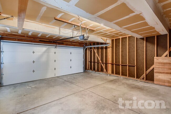 Building Photo - 6552 W Morraine Pl