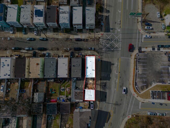 Building Photo - 678 Liberty Ave