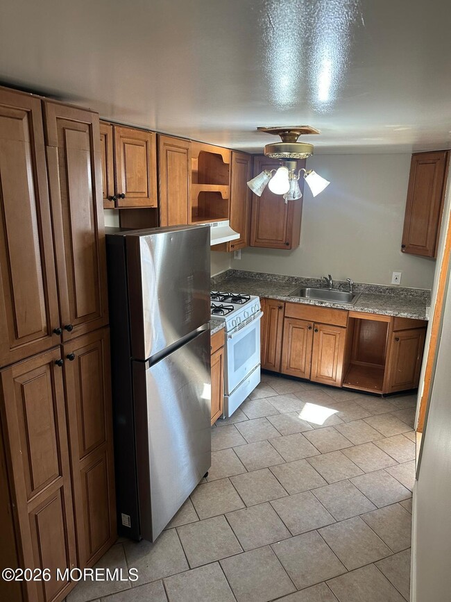 Building Photo - 34 Joseph St