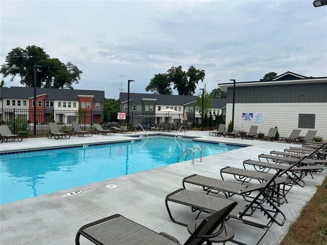Building Photo - 1718 Gunnin Trce NW