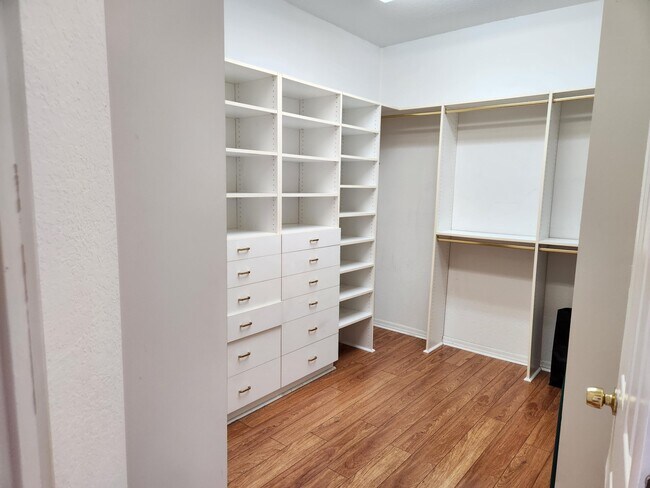Building Photo - 17885 Fieldbrook Cir E