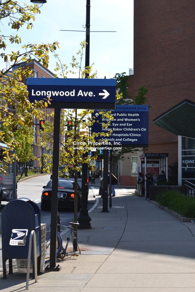 Building Photo - 1611 Tremont St