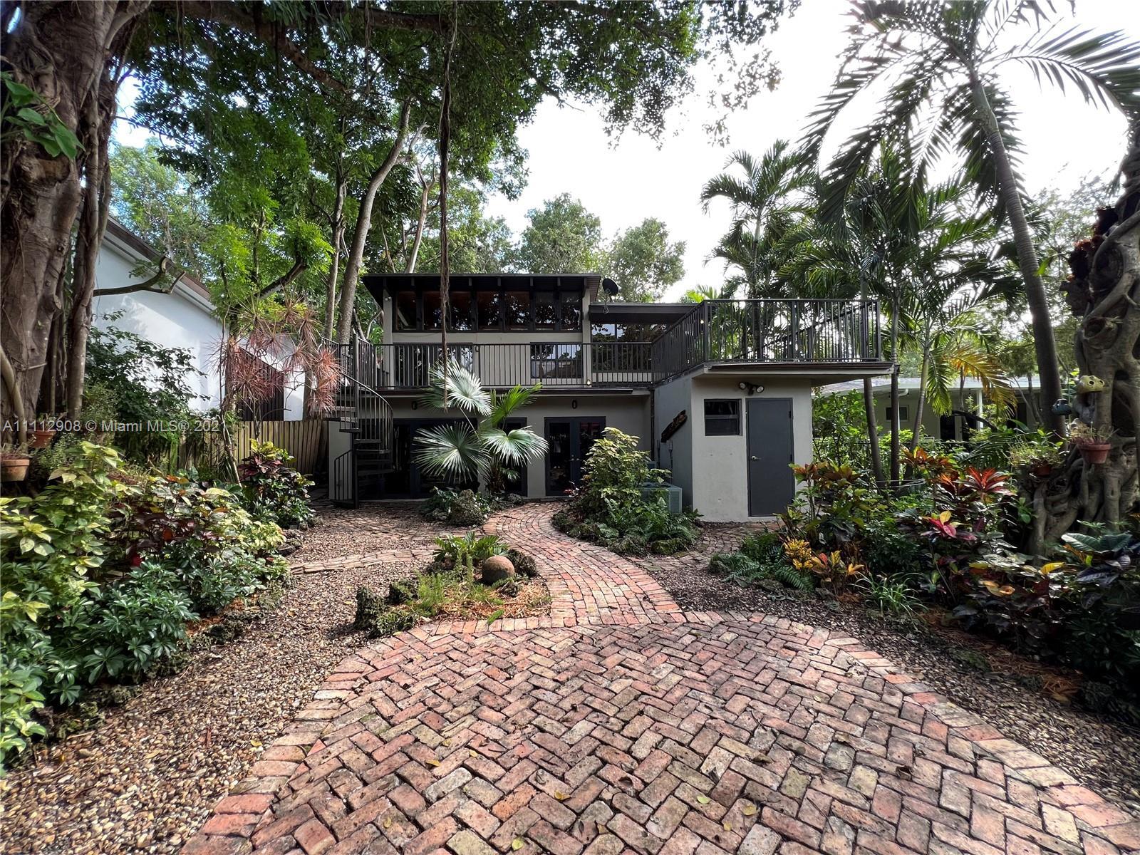 Building Photo - 4145 Pamona Ave