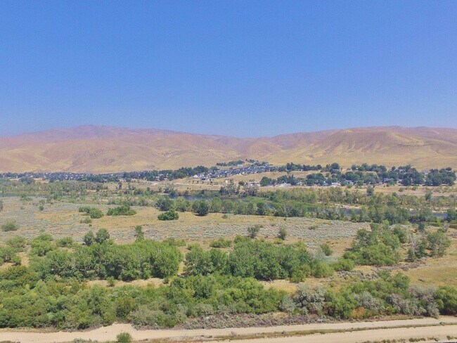 Building Photo - Immaculate Rim Home w/Stunning Views