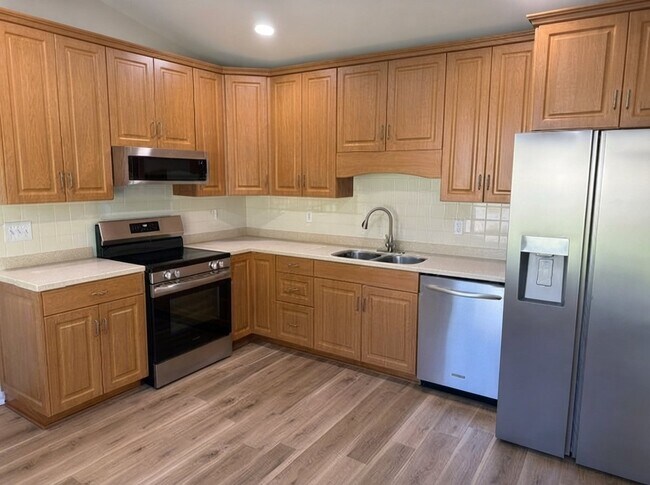 Building Photo - 419 Red Fox Trail