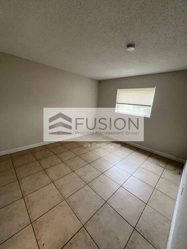 Building Photo - 400 NW 65th Ave