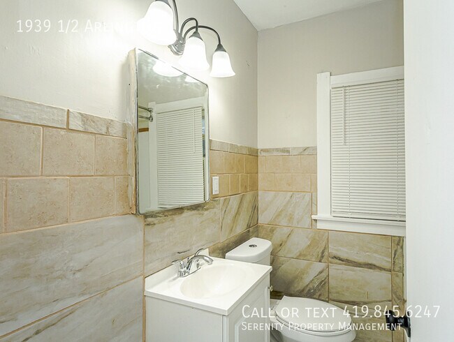 Building Photo - 1939 1/2 Arlington-