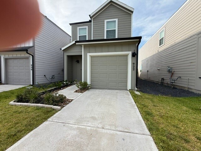 Building Photo - 922 Moon Drop Ln
