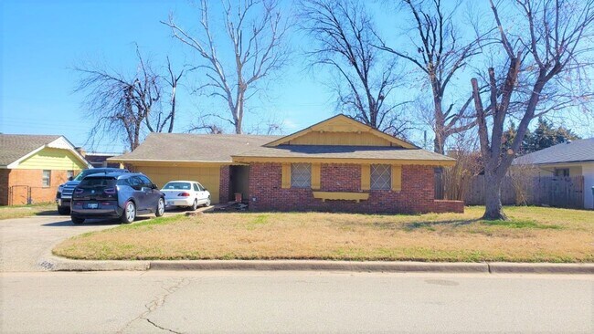 Primary Photo - Super 3 Bed 2 Bath 2 Car Garage in Rolling...