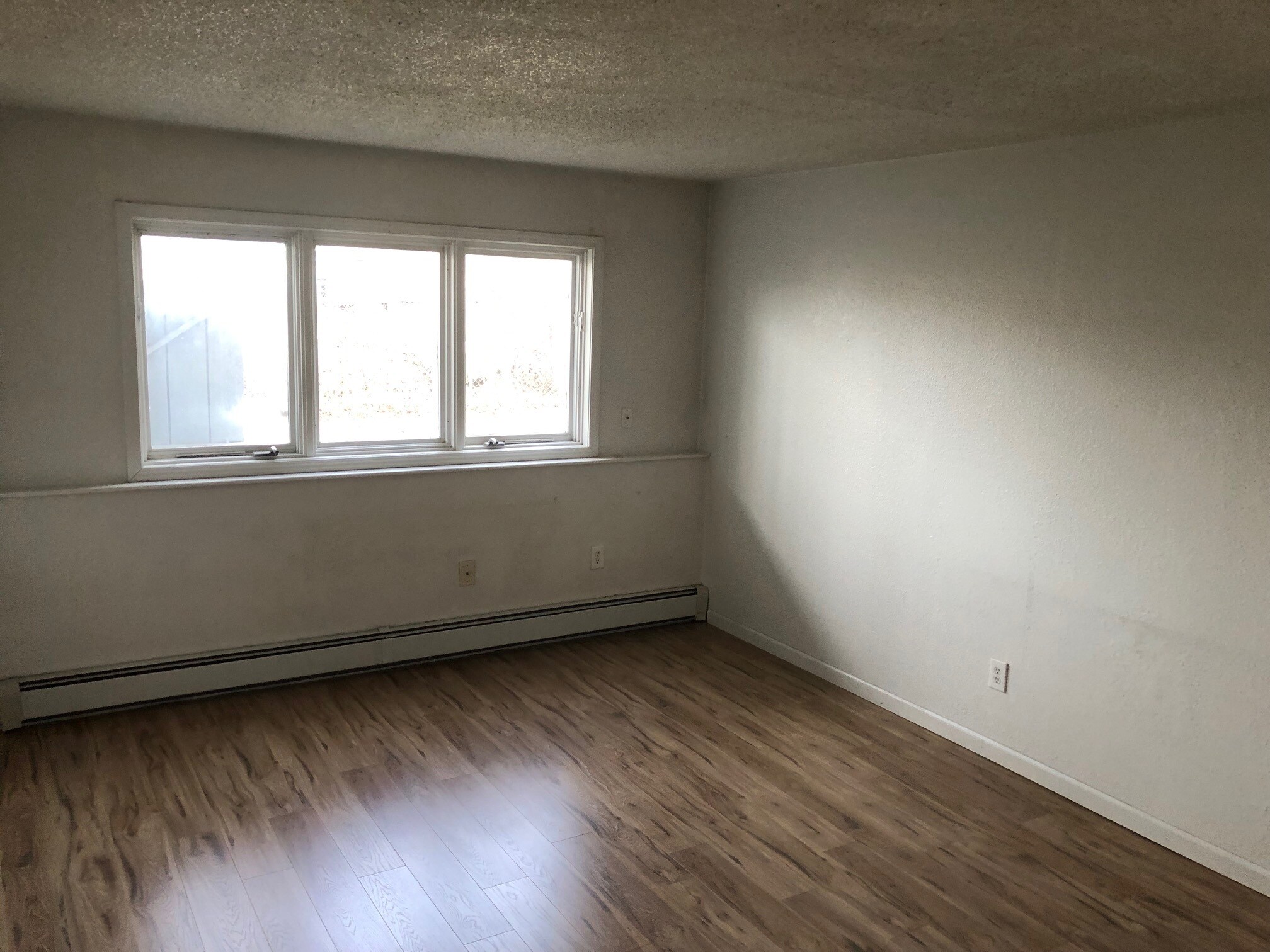 Living Room - 1730 N Golden Hills Dr