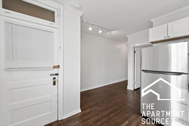 Building Photo - 5430 N Campbell Ave