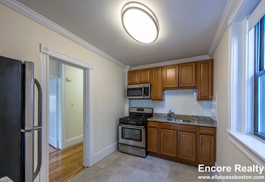 Building Photo - 145 Freeman St