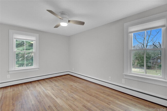 Building Photo - 42 Blydenburgh Ln