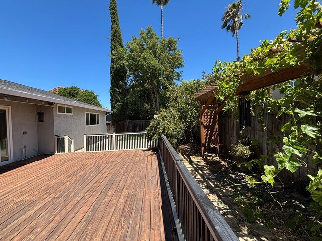 Building Photo - Move-In Ready Home with Remodeled Kitchen and Baths