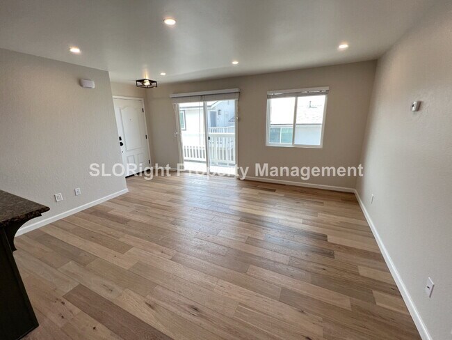 Building Photo - AVAILABLE SEPTEMBER- Upper Level Apartment in Pismo Beach - 1 Bedroom / 1 Bathroom