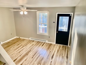 Building Photo - 239 Spruce St