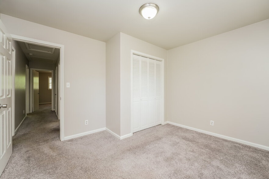 Building Photo - 3433 Comet Cir