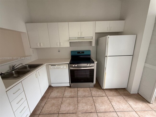 Building Photo - 13120 SW 64th Terrace