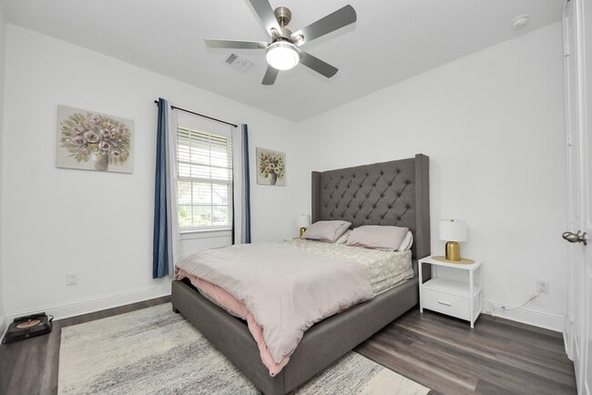 Building Photo - 10018 Knollwood Ln