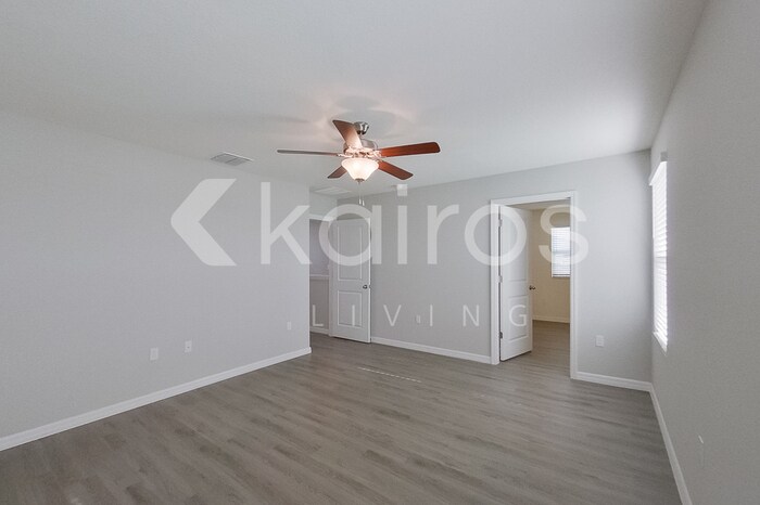 Building Photo - 4459 SW 85 Ln