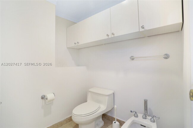 Building Photo - 4775 Collins Ave