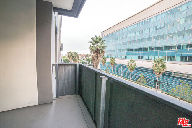 Building Photo - 1234 Wilshire Blvd