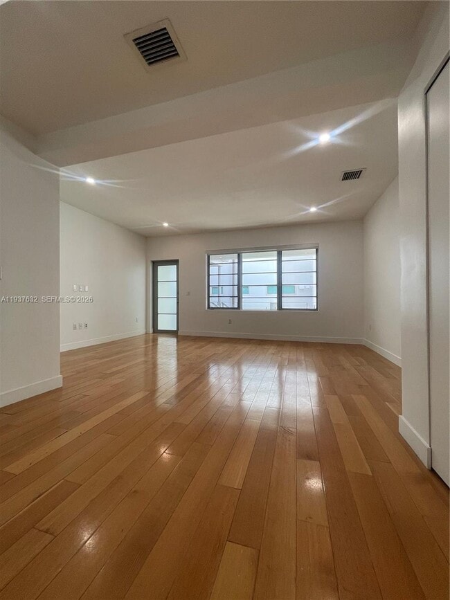 Building Photo - 2021 Meridian Ave