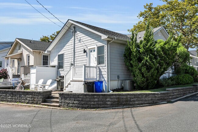 Building Photo - 505 Jefferson Ave