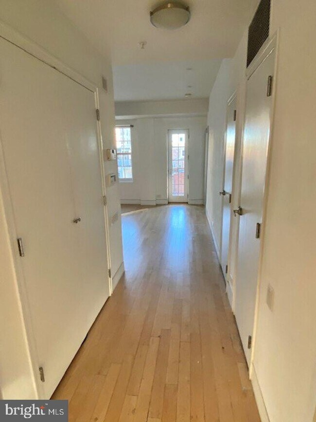 Building Photo - 1124 10th St NW