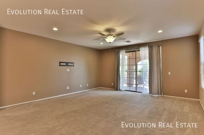 Building Photo - 3067 E Palmdale Ln