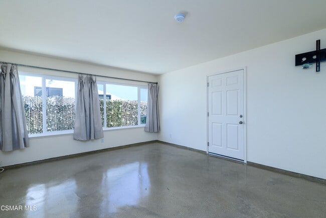 Building Photo - 1547 Blackstock Ave