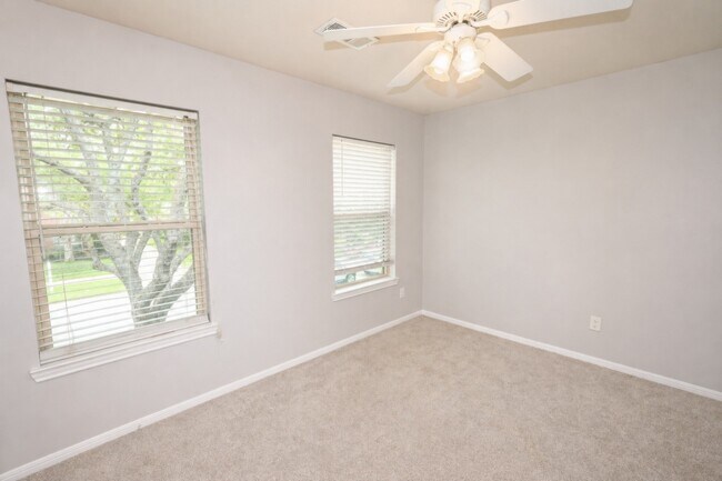 Building Photo - 7014 Morningside Dr