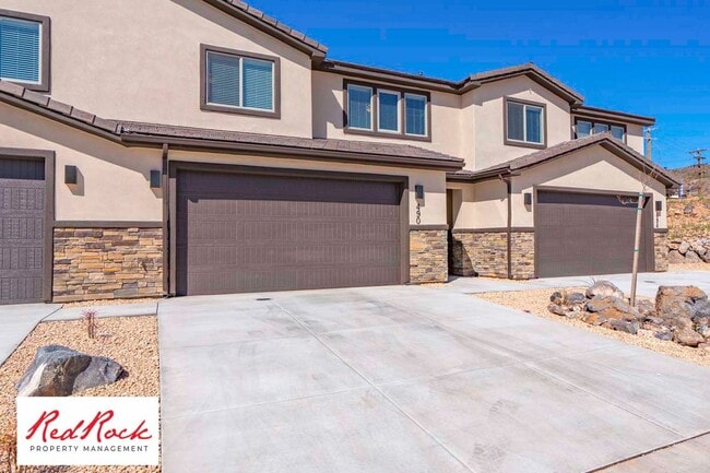 Building Photo - Modern 4-Bed Townhome in Hurricane Heights