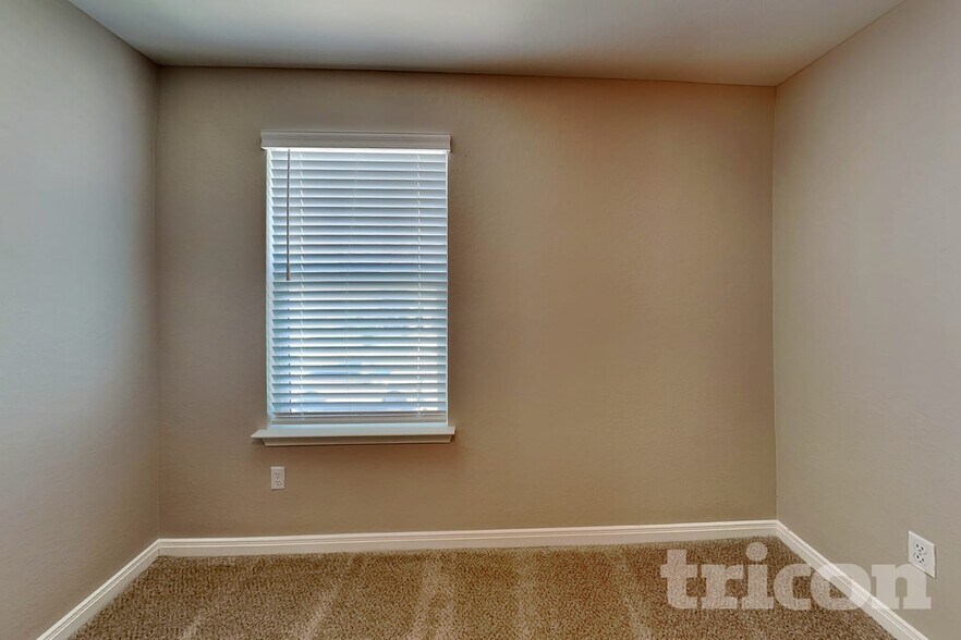 Building Photo - 5532 Shasta Pl