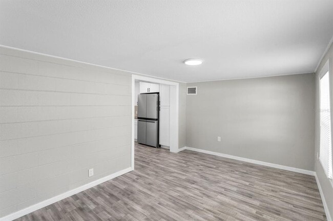 Building Photo - 6802 W Comanche Ave