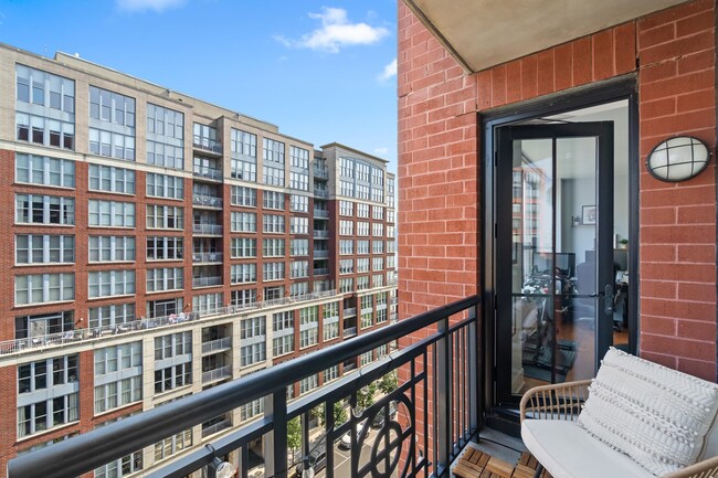 Building Photo - 1025 MAXWELL Ln