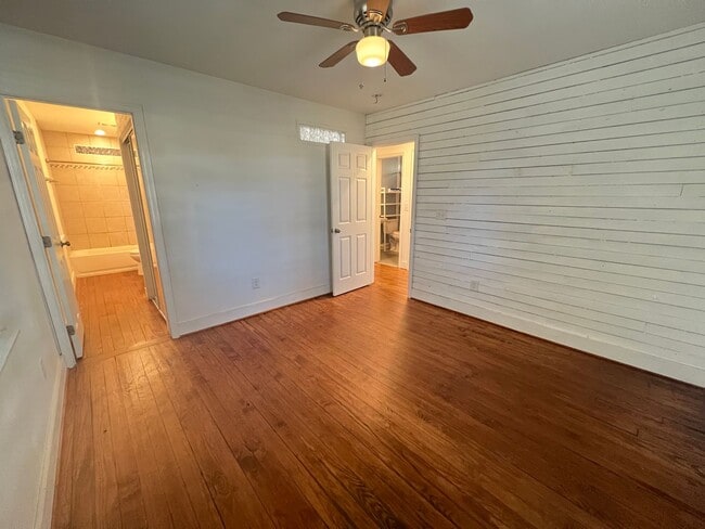 Building Photo - 2 Bedroom 2 Bath House on James Island - Charleston