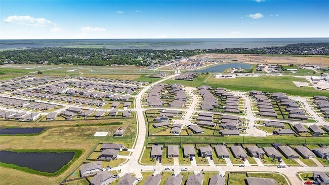 Building Photo - 14734 Sweetwater Dr